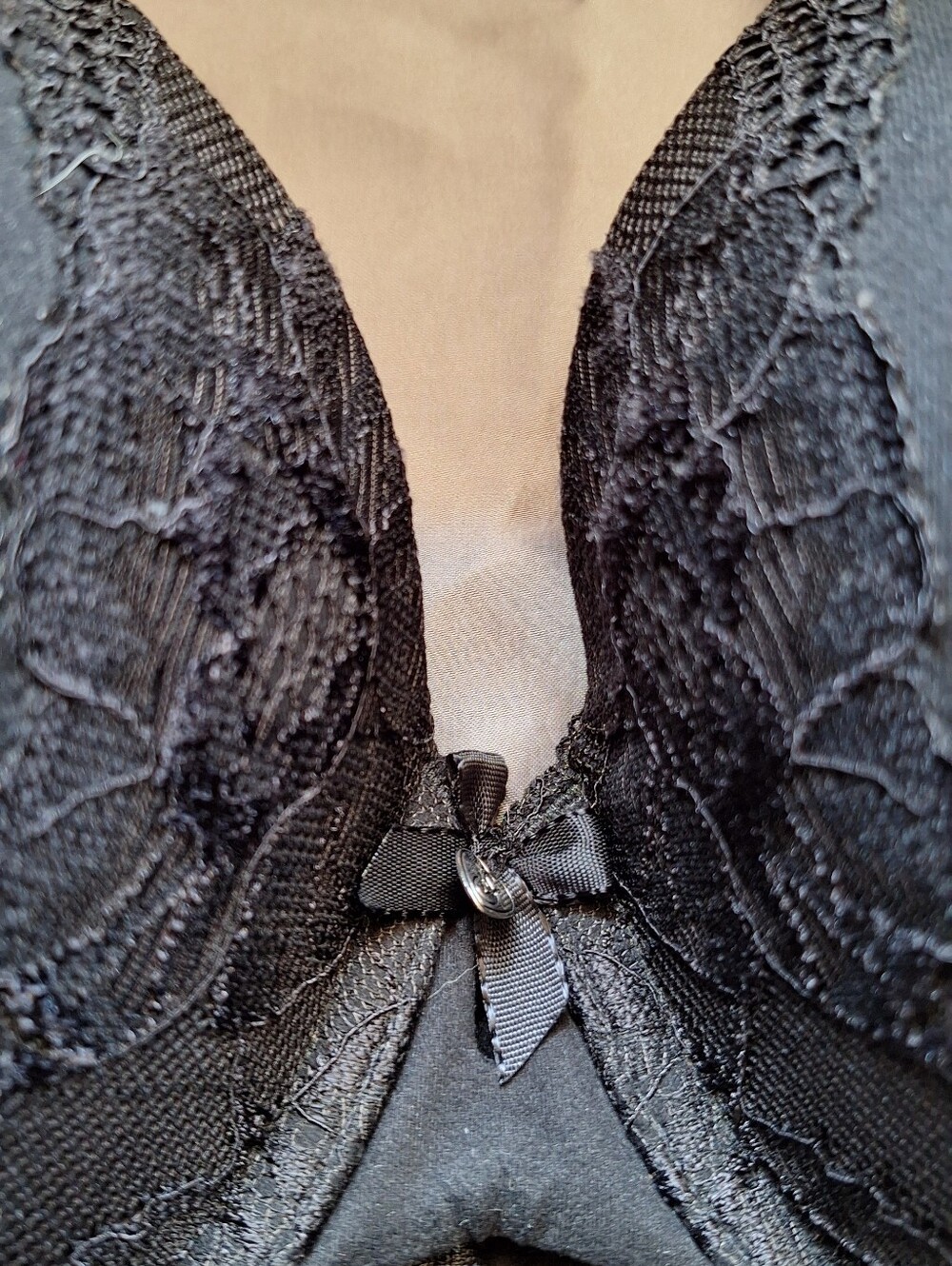 Lace Plunge Push-Up Bra - Black